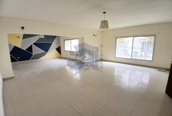 906053 - Property Image 2