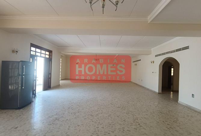 926428 - Property Image 2