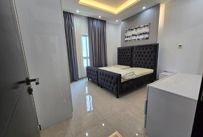 962049 - Property Image 2