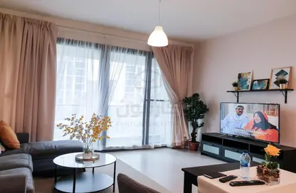 Living Room image for: Apartment - 1 Bedroom - 1 Bathroom for sale in Marassi Residences - Diyar Al Muharraq - Muharraq Governorate, Image 1