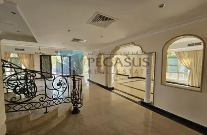 Reception / Lobby image for: Villa - 5 Bedrooms - 5 Bathrooms for rent in Saar - Northern Governorate, Image 1