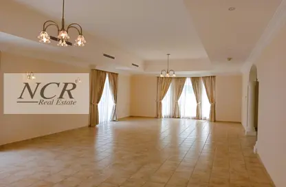 Empty Room image for: Villa - 4 Bedrooms - 5 Bathrooms for rent in Saar - Northern Governorate, Image 1
