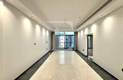 Apartment - 3 Bedrooms - 3 Bathrooms for rent in Sanabis - Manama - Capital Governorate