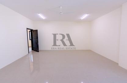 Staff Accommodation - Studio - 7+ Bathrooms for rent in Askar - Southern Governorate