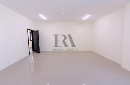 Staff Accommodation - Studio - 7+ Bathrooms for rent in Askar - Southern Governorate