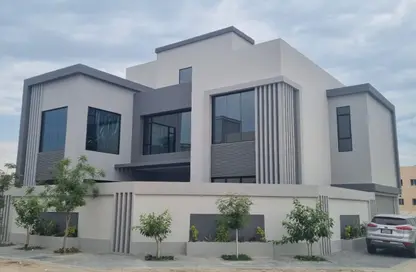 Villa - 4 Bedrooms - 5 Bathrooms for sale in Janabiya - Northern Governorate