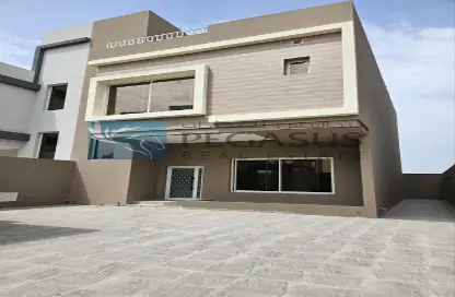 Villa - 4 Bedrooms - 6 Bathrooms for sale in Dumistan - Northern Governorate