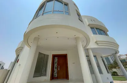 Villa - 5 Bedrooms - 7 Bathrooms for rent in Mahooz - Manama - Capital Governorate