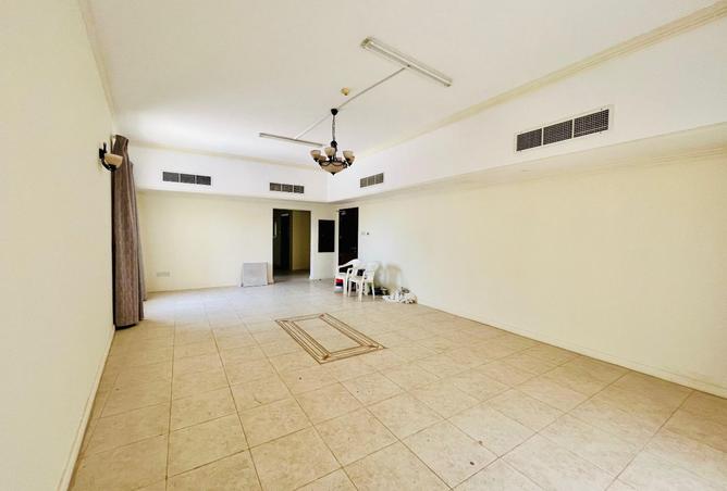 977327 - Property Image 2