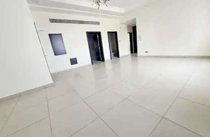Apartment - 2 Bedrooms - 3 Bathrooms for rent in Um Al Hasam - Manama - Capital Governorate