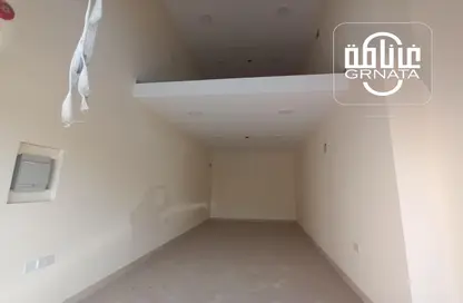 Empty Room image for: Shop - Studio for rent in Sanabis - Manama - Capital Governorate, Image 1