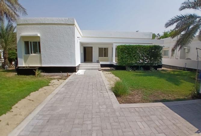 960002 - Property Image 2