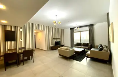 Apartment - 2 Bedrooms - 3 Bathrooms for rent in Al Juffair - Capital Governorate