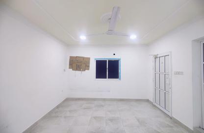 Apartment - 1 Bedroom - 2 Bathrooms for rent in Busaiteen - Muharraq Governorate