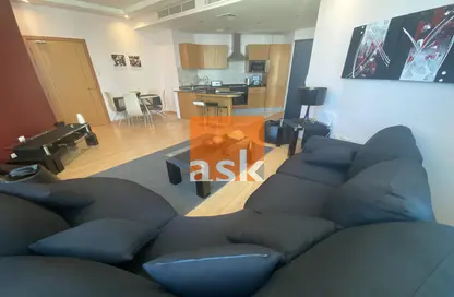 Living / Dining Room image for: Apartment - 1 Bedroom - 2 Bathrooms for rent in Seef - Capital Governorate, Image 1