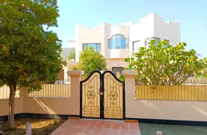 مجمع سكني - 8 غرف نوم - 8 حمامات للبيع في الجنبية - المحافظة الشمالية