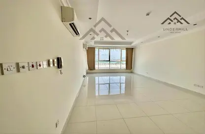 Office Space - Studio - 2 Bathrooms for rent in Galali - Muharraq Governorate