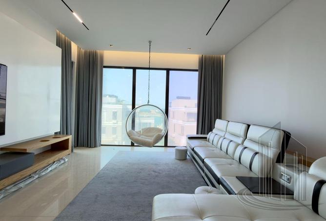 989325 - Property Image 2