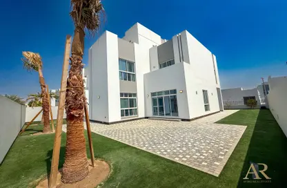 Compound - 4 Bedrooms - 5 Bathrooms for rent in Al Jasra - Northern Governorate