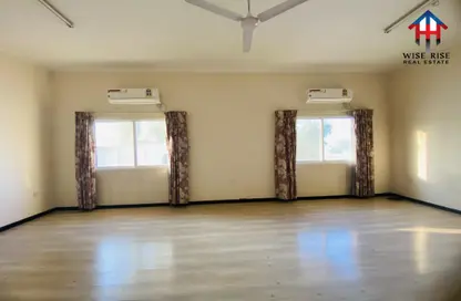 Compound - 2 Bedrooms - 2 Bathrooms for rent in Mahooz - Manama - Capital Governorate