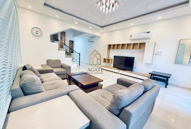 976502 - Property Image 2