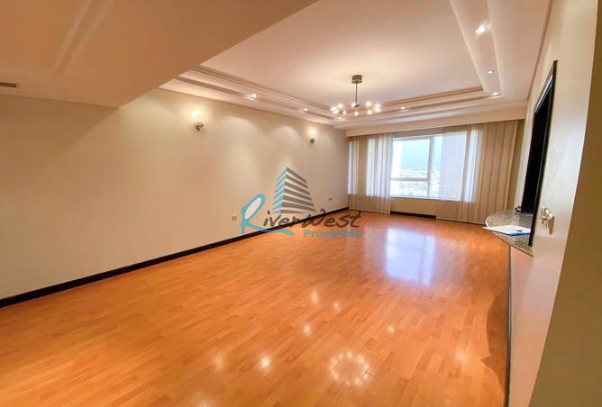 983852 - Property Image 2