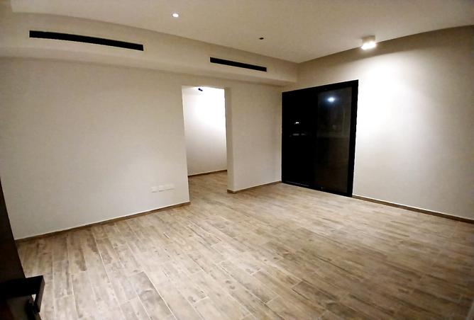 964051 - Property Image 2