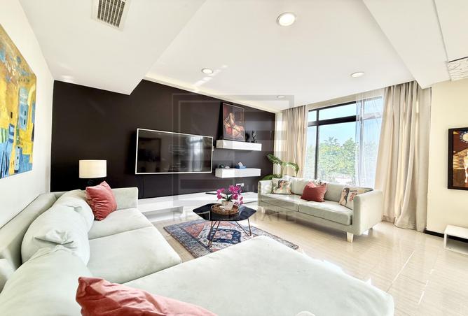 977559 - Property Image 2