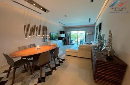 Apartment - 2 Bedrooms - 3 Bathrooms for rent in Reef Island - Capital Governorate