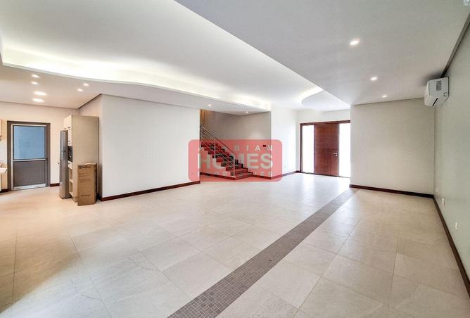 976236 - Property Image 2