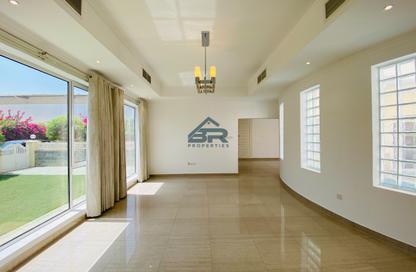Compound - 3 Bedrooms - 3 Bathrooms for rent in Janabiya - Northern Governorate