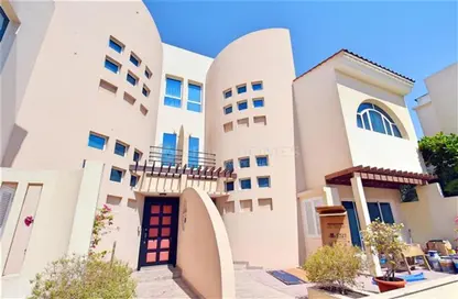 Villa - 5 Bedrooms - 5 Bathrooms for rent in Busaiteen - Muharraq Governorate