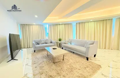 Apartment - 2 Bedrooms - 3 Bathrooms for rent in Al Juffair - Capital Governorate