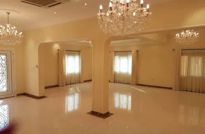 Villa - 5 Bedrooms - 6 Bathrooms for rent in Hidd - Muharraq Governorate