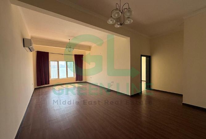 987312 - Property Image 3