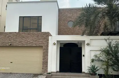 فيلا - 6 غرف نوم - 8 حمامات للبيع في توبلي - المحافظة الوسطى