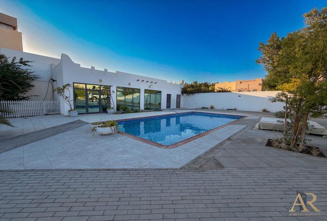 975371 - Property Main Image