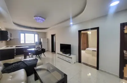 Apartment - 2 Bedrooms - 2 Bathrooms for rent in Karbabad - Manama - Capital Governorate