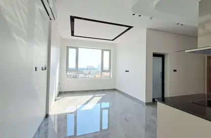 Apartment - 2 Bedrooms - 3 Bathrooms for rent in Salmaniya - Manama - Capital Governorate