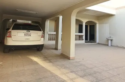 Villa - 4 Bedrooms - 3 Bathrooms for rent in Hidd - Muharraq Governorate