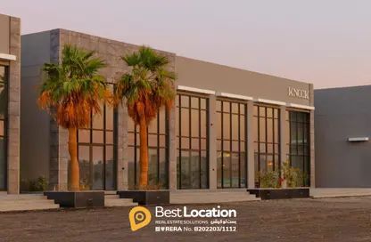 Shop - Studio - 4 Bathrooms for rent in Sanad - Central Governorate