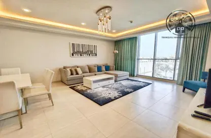 Living / Dining Room image for: Apartment - 2 Bedrooms - 3 Bathrooms for rent in Amwaj Avenue - Amwaj Islands - Muharraq Governorate, Image 1