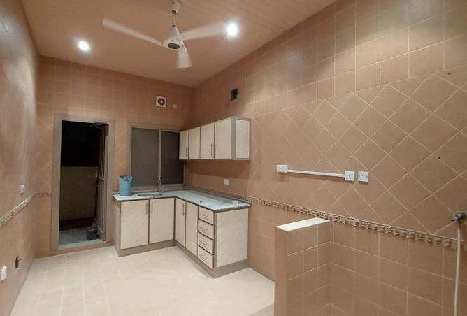 983714 - Property Image 2