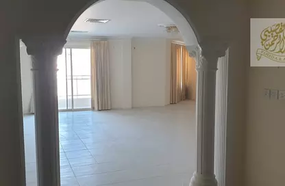 Apartment - 3 Bedrooms - 3 Bathrooms for rent in Exhibition Road - Hoora - Capital Governorate