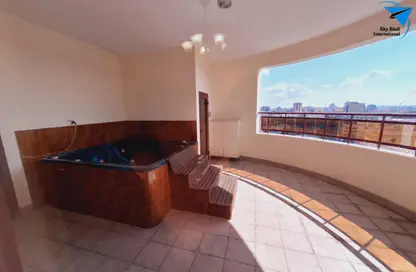 Apartment - 3 Bedrooms - 3 Bathrooms for rent in Al Juffair - Capital Governorate