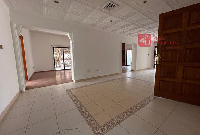 965443 - Property Image 2
