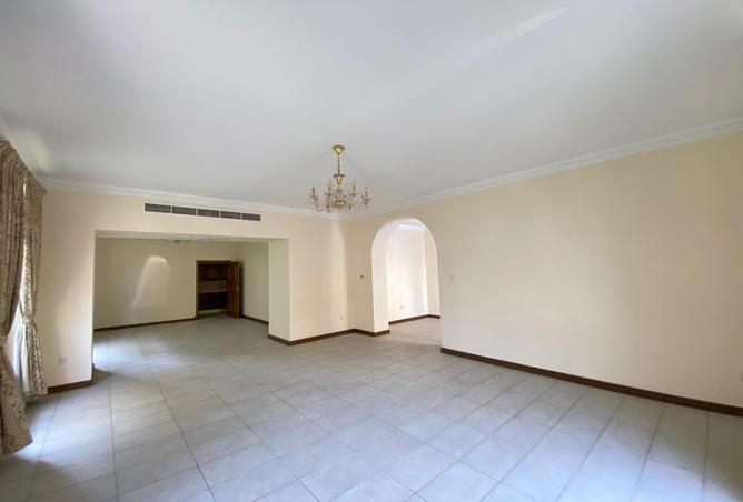 972226 - Property Image 2