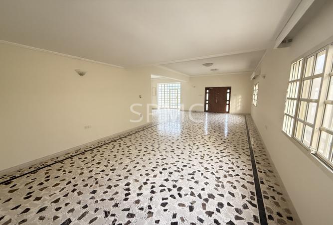 979709 - Property Image 3