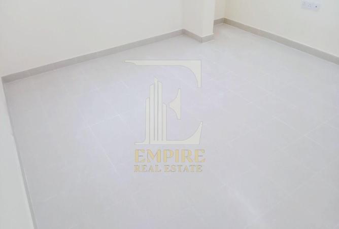 982076 - Property Image 3