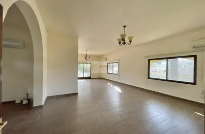 Empty Room image for: Compound - 3 Bedrooms - 3 Bathrooms for rent in Saar - Northern Governorate, Image 1